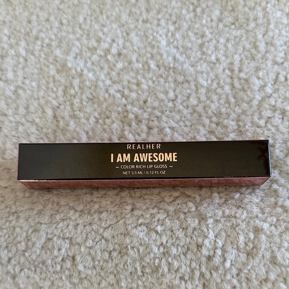 REALHER Lip Gloss - I am Awesome - 1.5 ml New In Box (NIB) - Picture 4 of 9